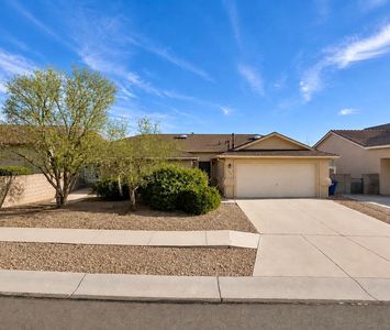 8015 Escarpment Ave NW, Albuquerque, NM, 87120
