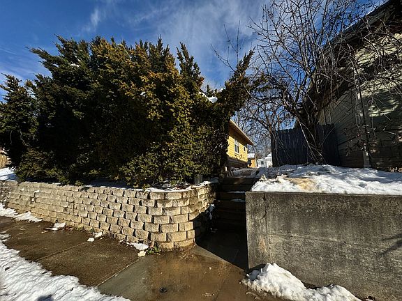 2nd image of 1423 S Lincoln St