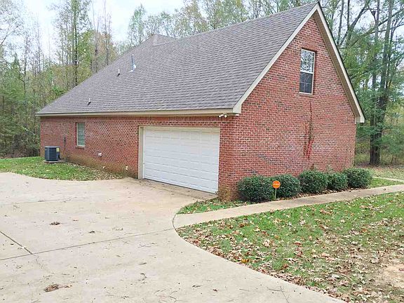 3rd image of 841 W Lake Dockery Dr