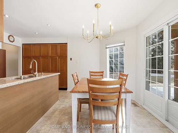 5th image of 1 Bayberry Rd