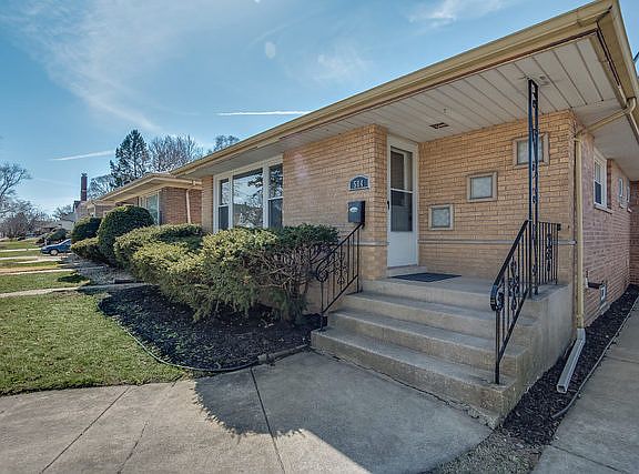 2nd image of 584 Hirsch Ave