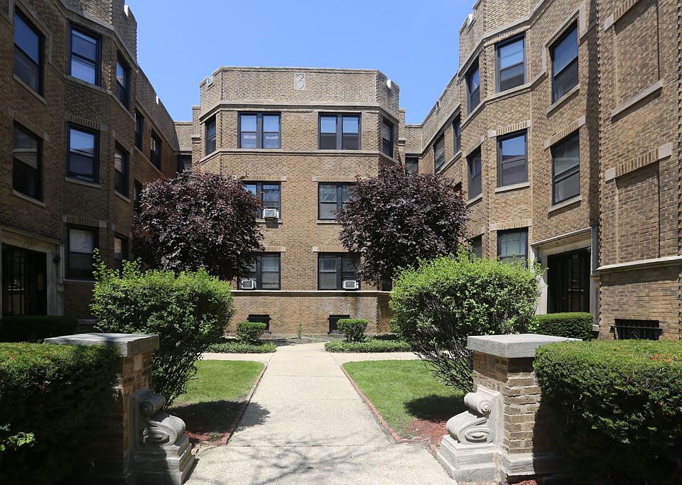 1st image of 630 W Stratford Pl APT 1W
