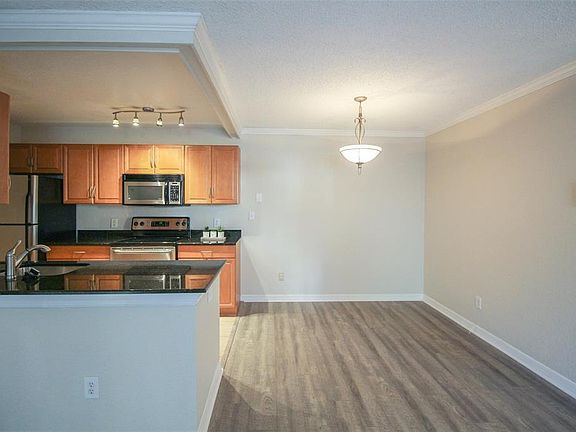 3rd image of 3325 Haviland Ct APT 104