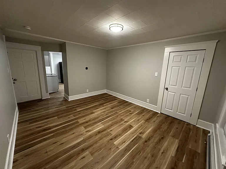 213 Pine St #3 — Photo 3