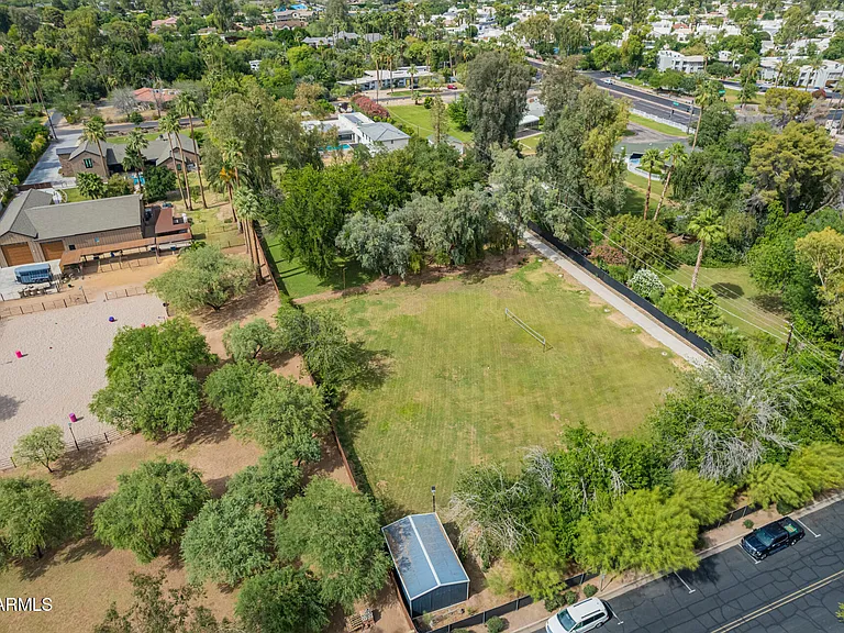 2311 E Colter St — Photo 85