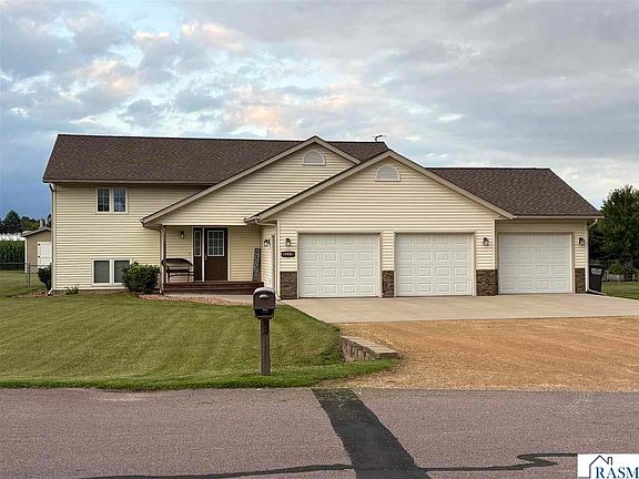 2nd image of 436 Valley View Dr