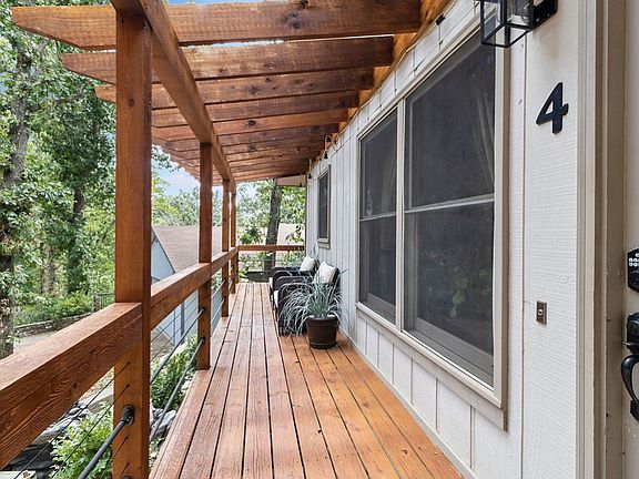 4th image of 4 Pembroke Cir