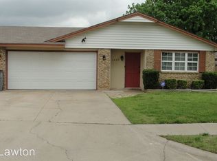 6425 NW Arrowhead Dr, Lawton, OK 73505