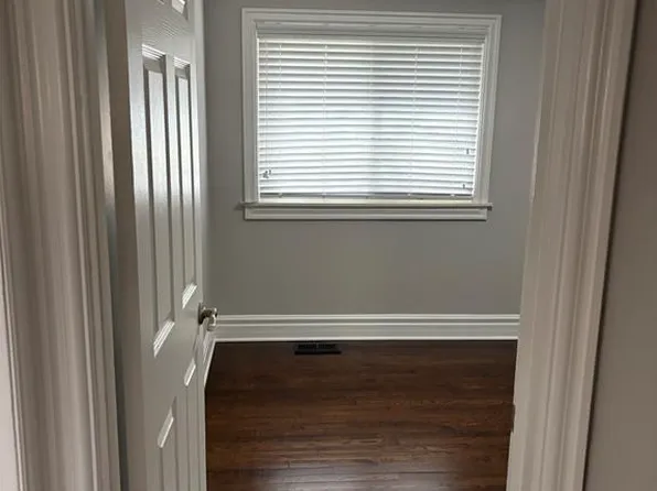 23245 Berkley Ave, Oak Park, MI 48237