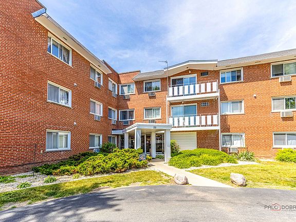 2nd image of 25 E Palatine Rd APT 309