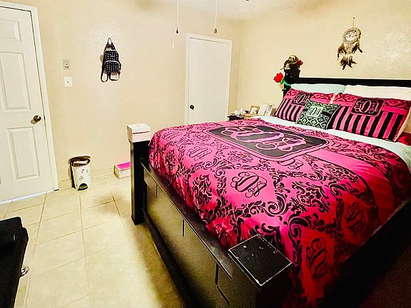 5th image of 2104 Pinecrest Dr