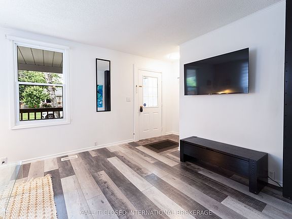 3rd image of 326 Smith St