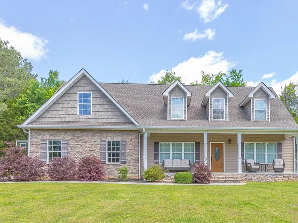 777 W 12th St, Chickamauga, GA 30707