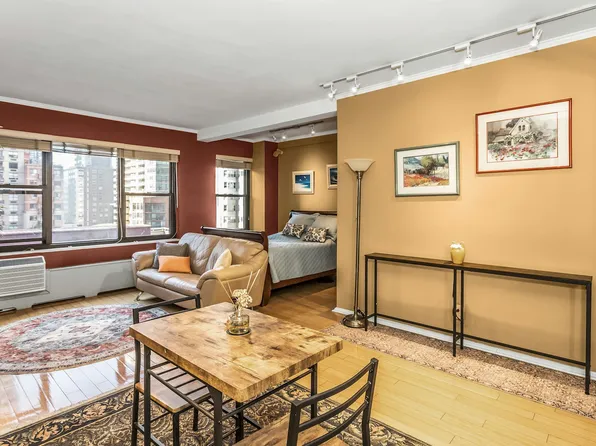 2 Tudor City Place image 5 of 15