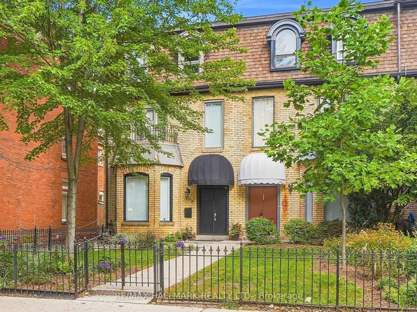 10 Earl St, Toronto, ON M4Y 1M3