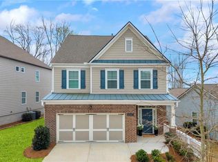 6445 Crosscreek Ln, Flowery Branch, GA 30542
