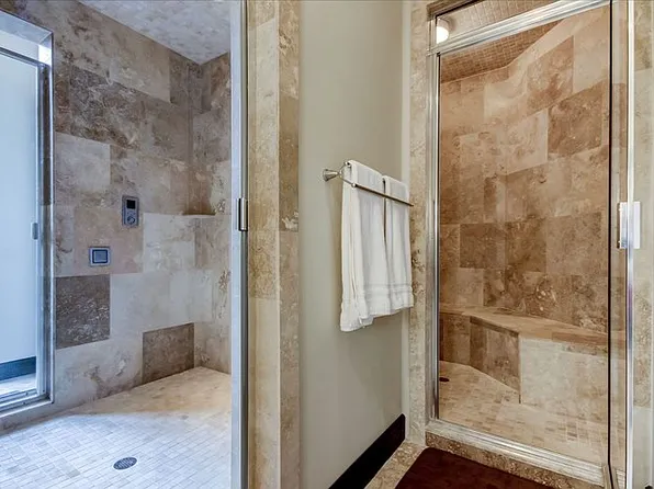 475 E Shore Dr, Clearwater, FL 33767