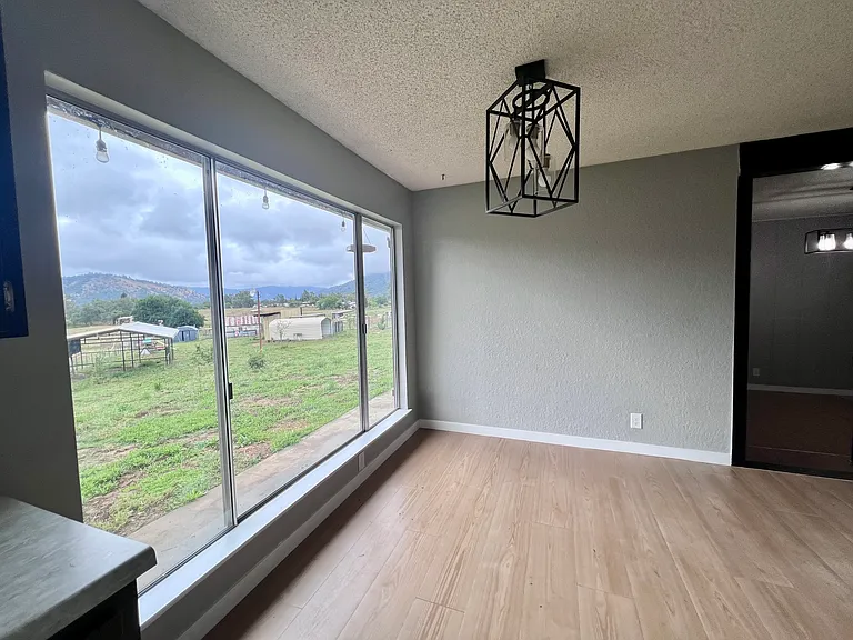 28562 Burrough Valley Rd — Photo 17