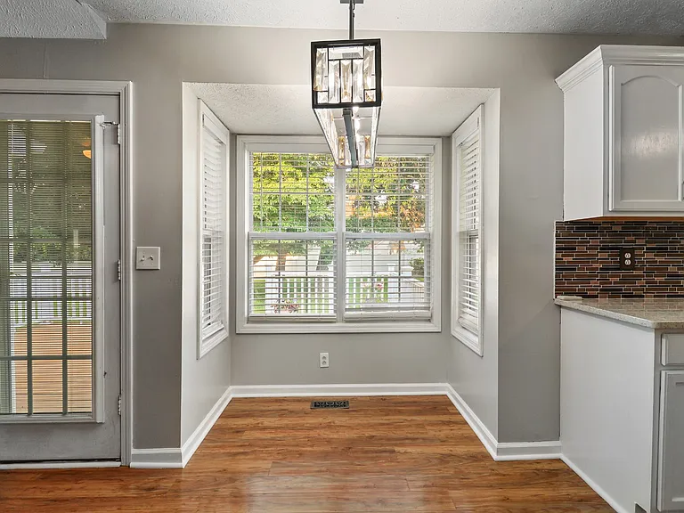 1633 Cedar Springs Cir — Photo 16