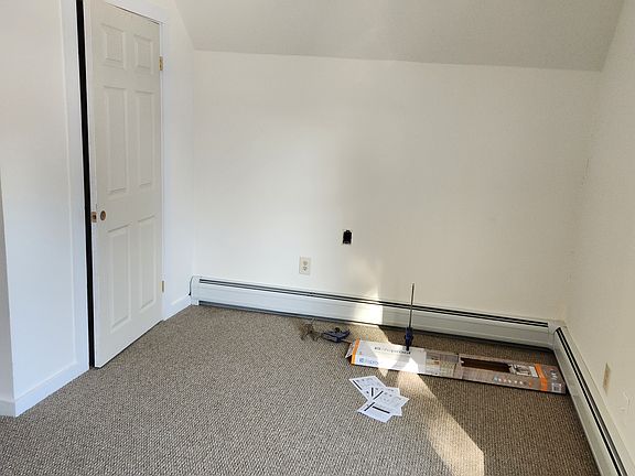 3rd image of 115 Center Rd
