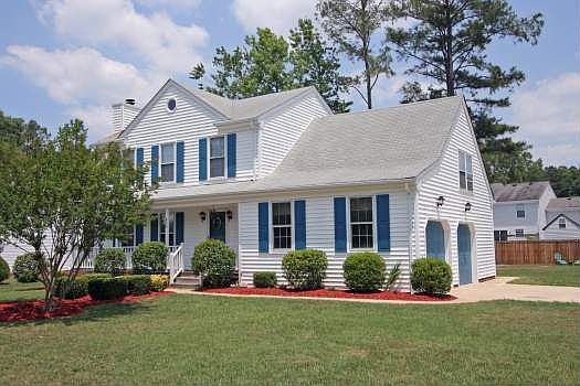 1st image of 413 Breeze Hill Cres