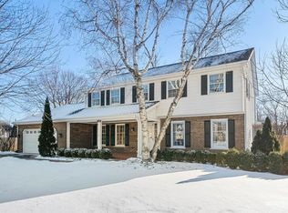 409 Essex Ct, Geneva, IL 60134