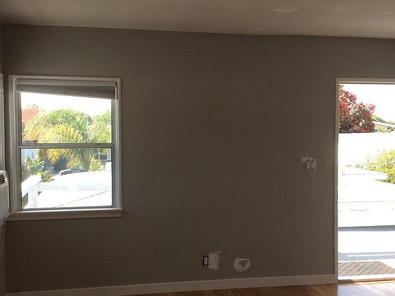 5th image of 2315 Ocean Park Blvd APT E