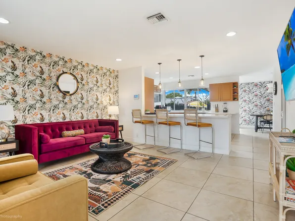 2001 NE 62nd St, Fort Lauderdale, FL 33308