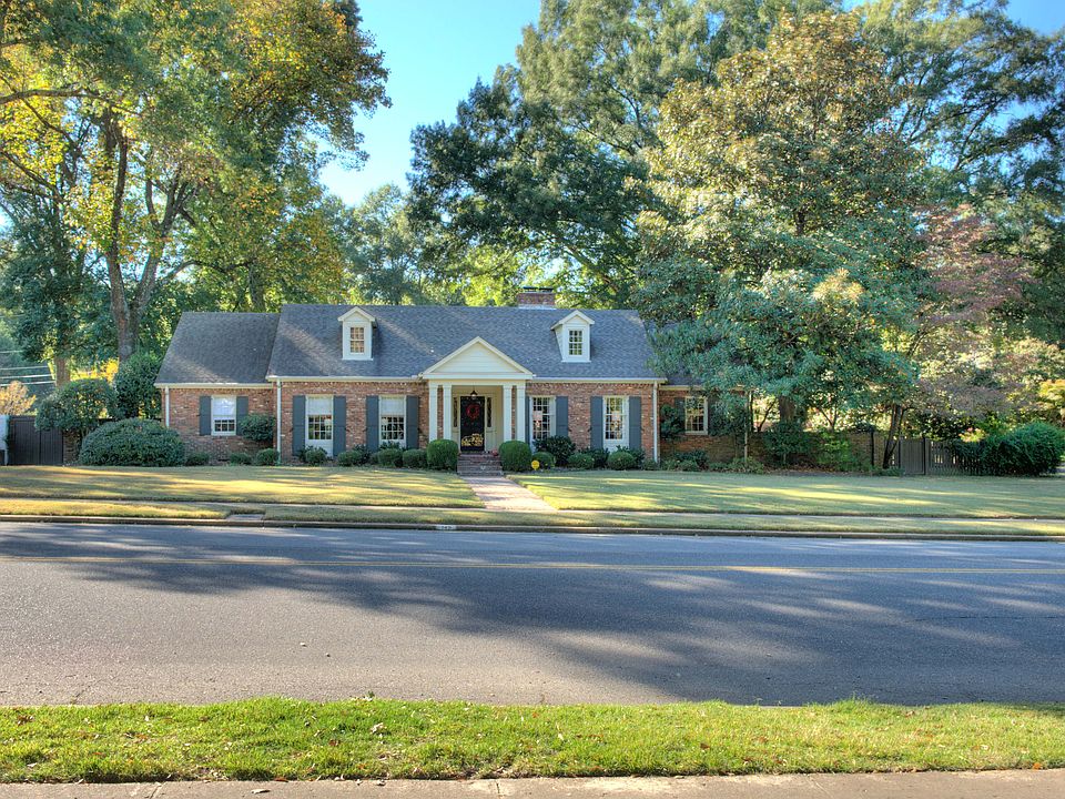 1st image of 145 Grove Park Cres