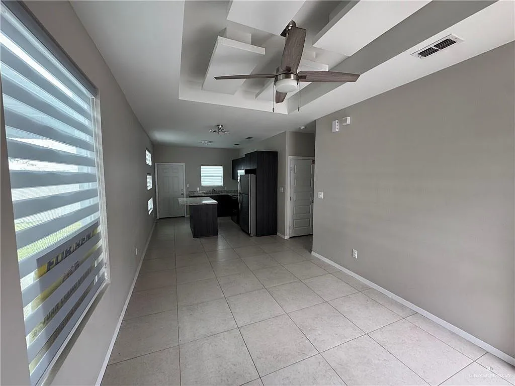 2 bed, 2.0 bath, 1000 sqft, $1,050 — Photo 2