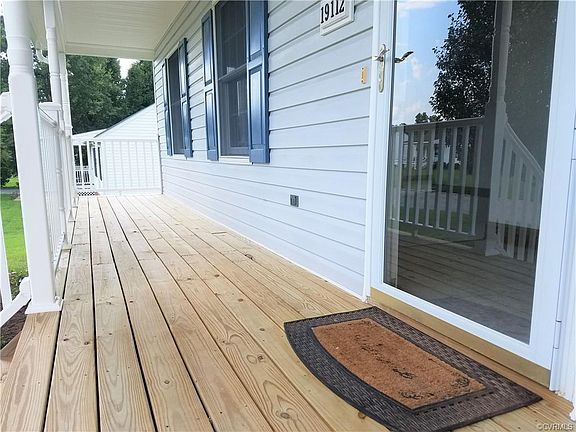 2nd image of 19112 Maurer Ln