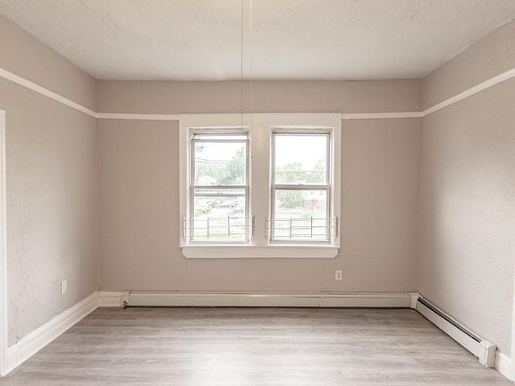 2nd image of 574 Hunterdon St Floor 2