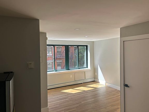 4th image of 26 Clinton St APT 3A