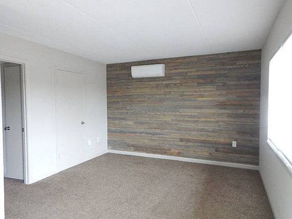3rd image of 100 Brookside Dr APT 4B