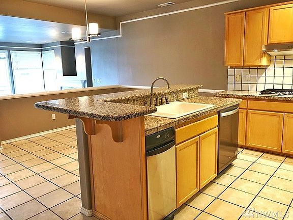 5th image of 2349 Harbor Ave SW Unit 702