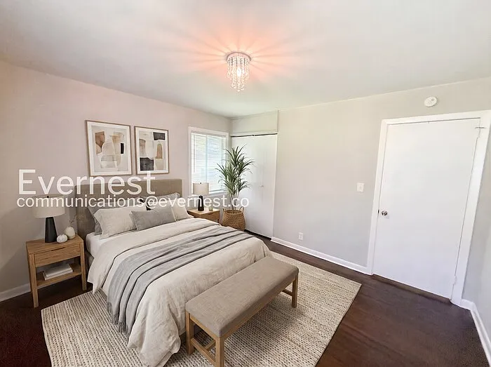 9825 Maple Ln — Photo 4