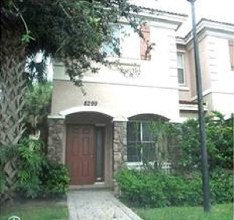 2nd image of 8299 SW 27th St