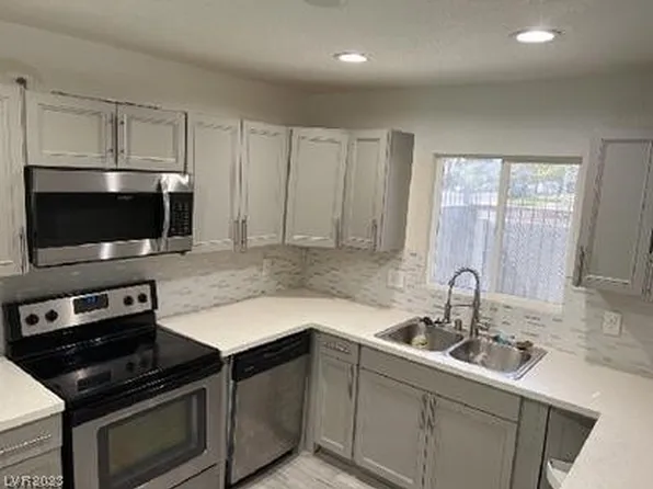 536 S 11th St, Las Vegas, NV 89101