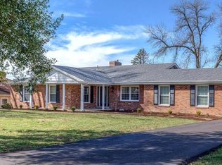6 Brook Mill Ln, Chesterfield, MO