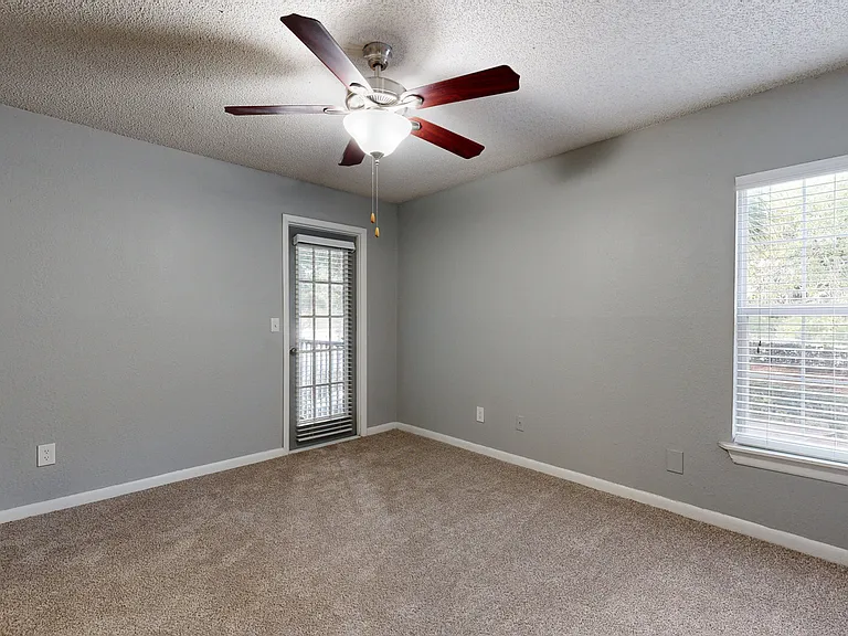 Altamira Place Apartment Homes — Photo 122