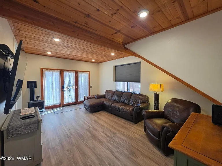 625 S Evergreen Dr — Photo 3