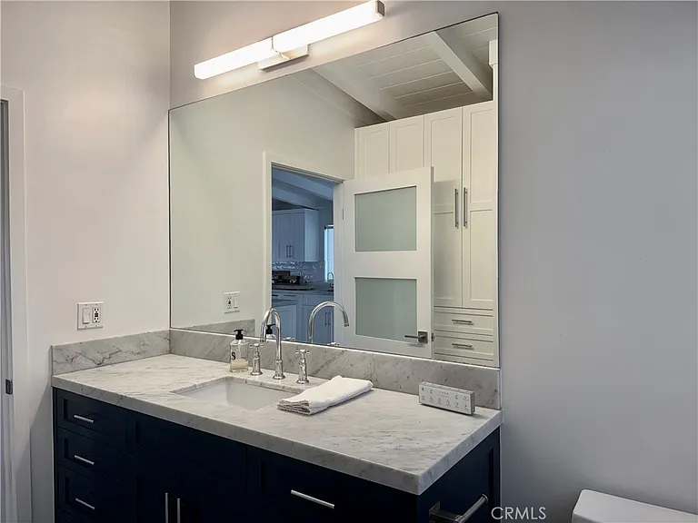 234 La Brea St — Photo 26