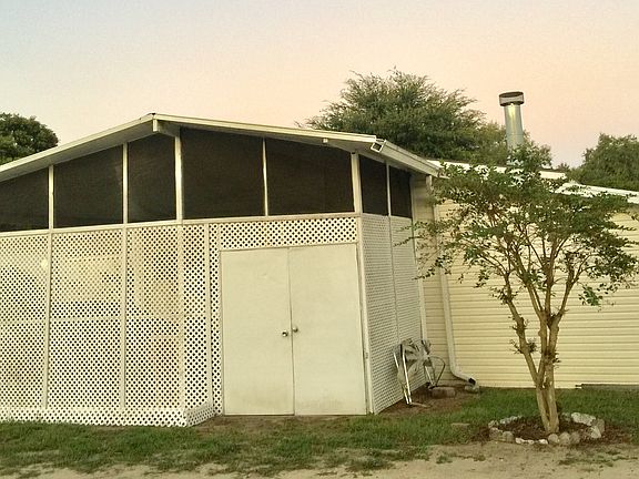 3rd image of 85 Hillsborough Dr
