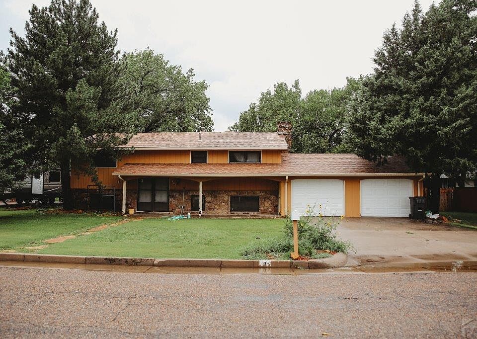 1st image of 213 Willow Valley Dr