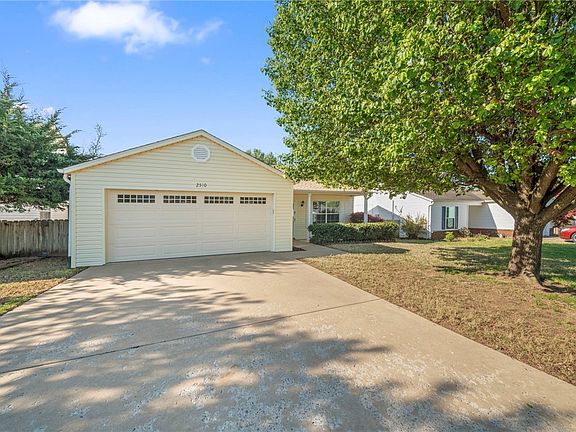 2nd image of 2510 Parkcrest Dr