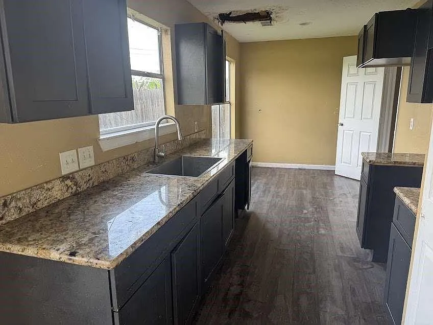 3 bed, 1.5 bath, 1254 sqft, $1,799 — Photo 3