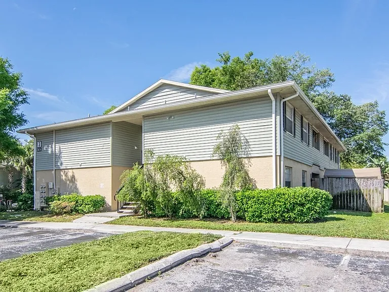 210 Red Cedar Pl — Photo 1