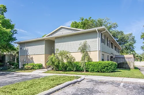210 Red Cedar Pl Photo 1