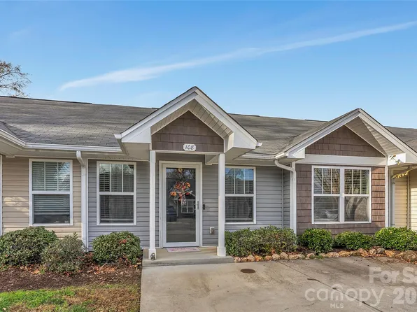 108 Lassiter Ct, Mount Holly, NC 28120