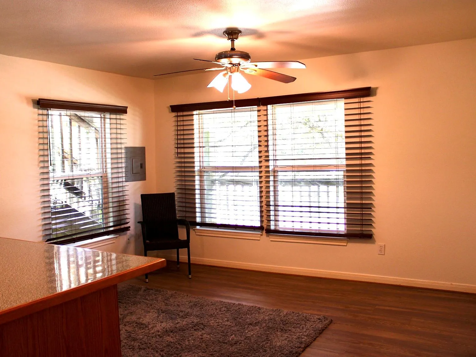 2 bed, 1.0 bath, 736 sqft, $975 — Photo 4